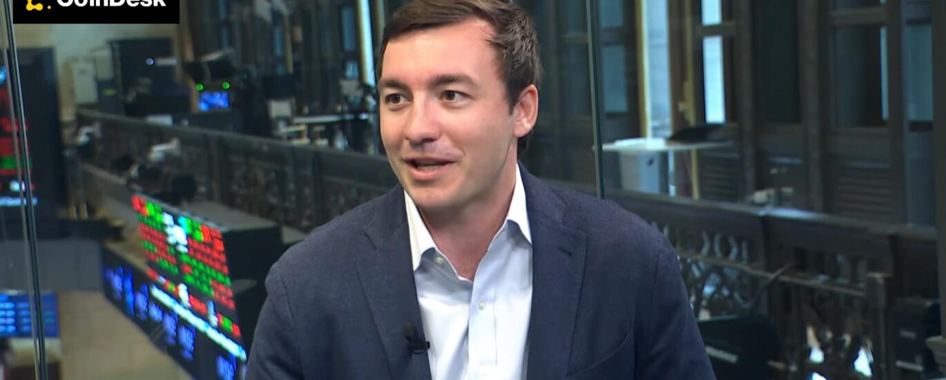 Banks push to slow stablecoin law as Agora races for charter