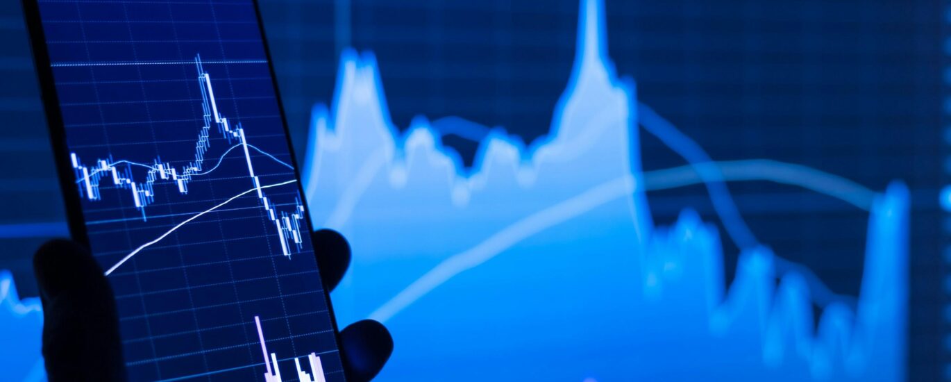 Blockchain sleuth accuses RaveDAO of knowing who manipulated the price of its token