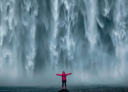 Flight to safety: How Maker’s Spark and USDC are winning the $10 billion Aave breakup