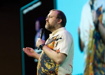 AI agents becoming more relevant than humans by 2035 has Big Tech 'terrified', says Hoskinson