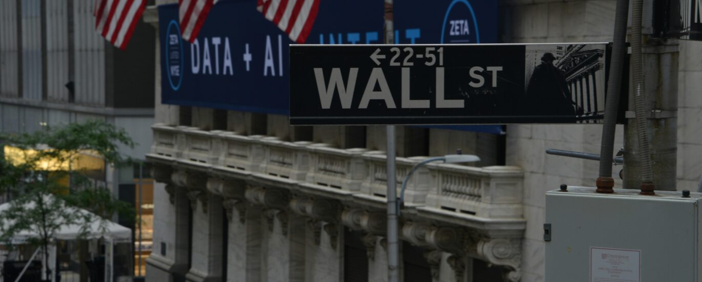 Banking groups escalate fight over stablecoin yield ahead of Senate vote