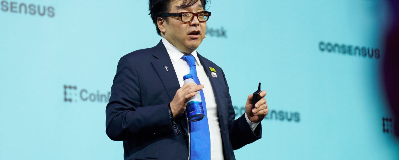 Bitcoin ending May above $76,000 would confirm new bull market, Tom Lee says