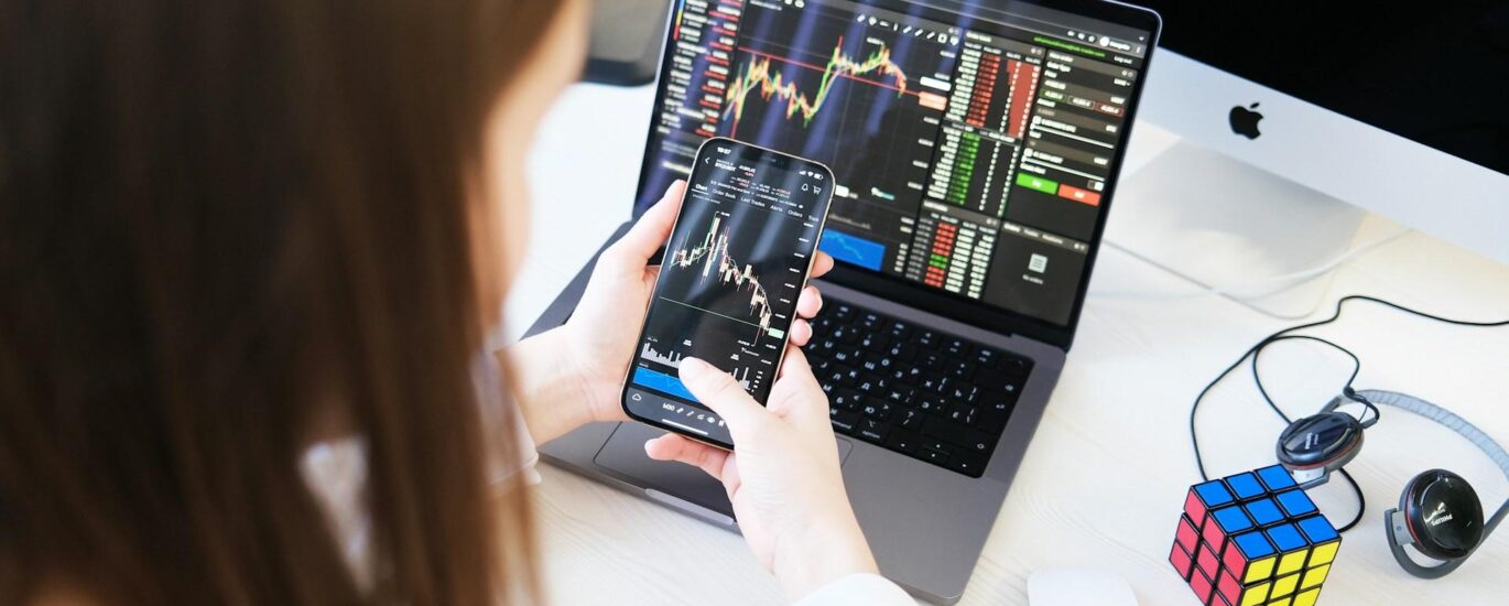Bitcoin underperforms risk assets as record 9th day of ETF outflows signal waning demand
