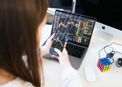 Bitcoin underperforms risk assets as record 9th day of ETF outflows signal waning demand