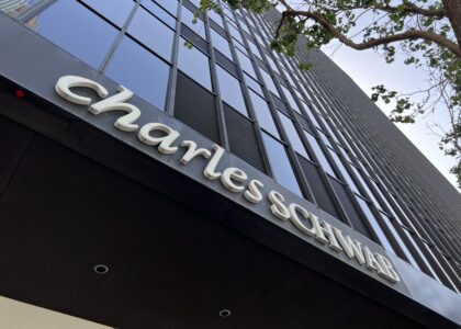 Charles Schwab begins U.S. rollout of spot crypto trading for retail customers