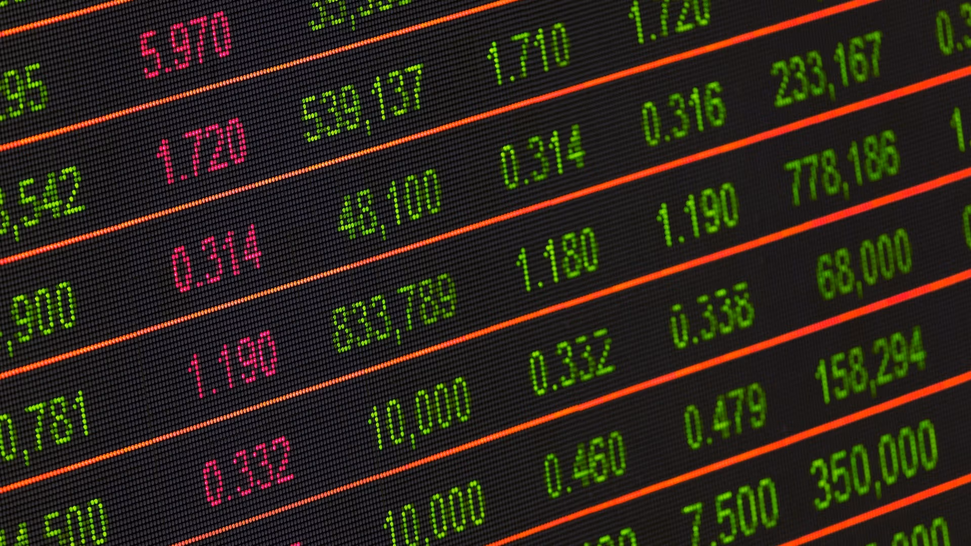 Trading prices displayed on a monitor screen.( AhmadArdity /Pixabay)
