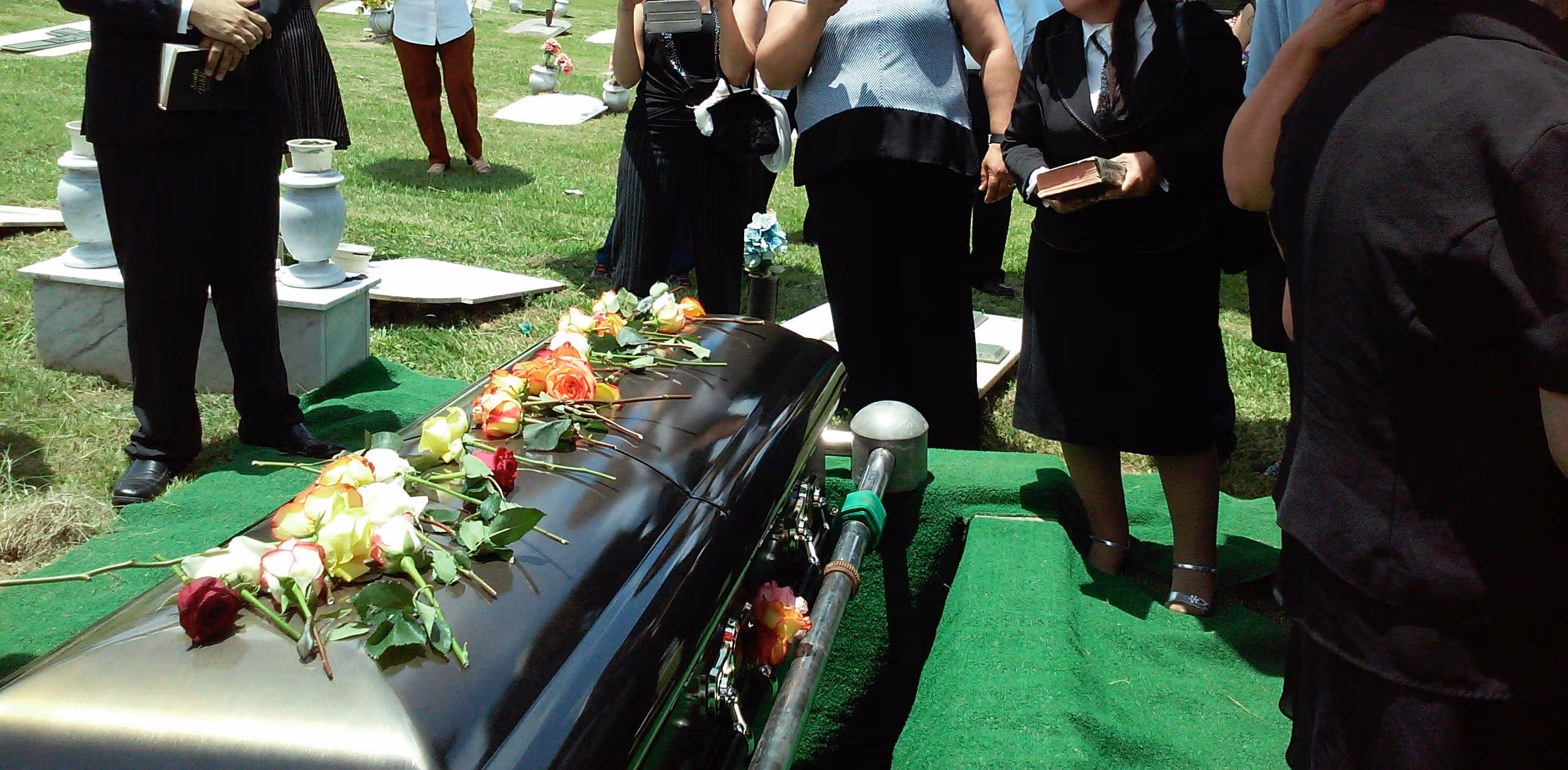 Funeral coffin (Rhodi Lopez/Unsplash)