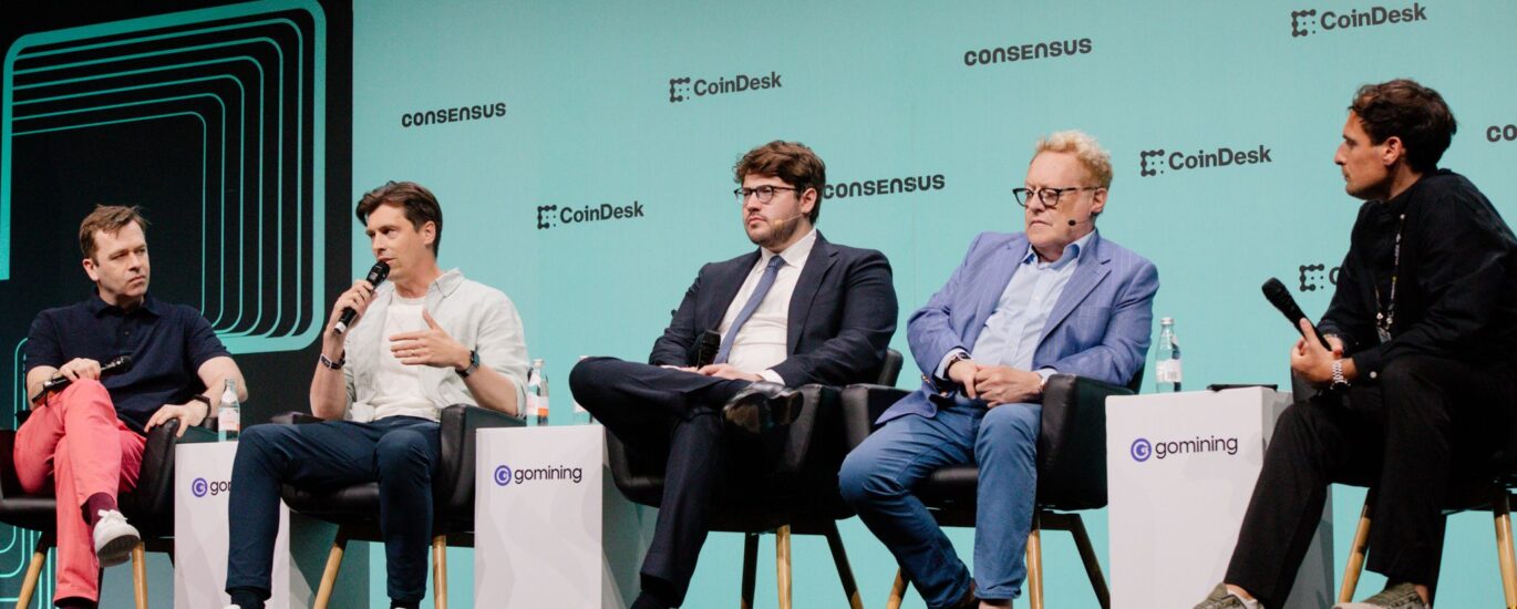 The great derivatives disconnect: Why 'negative' funding is actually a bullish signal for Bitcoin