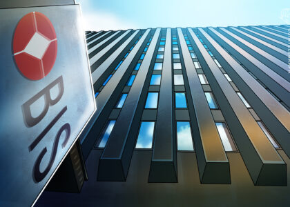 BIS warns stablecoins risk fragmenting global financial system img1