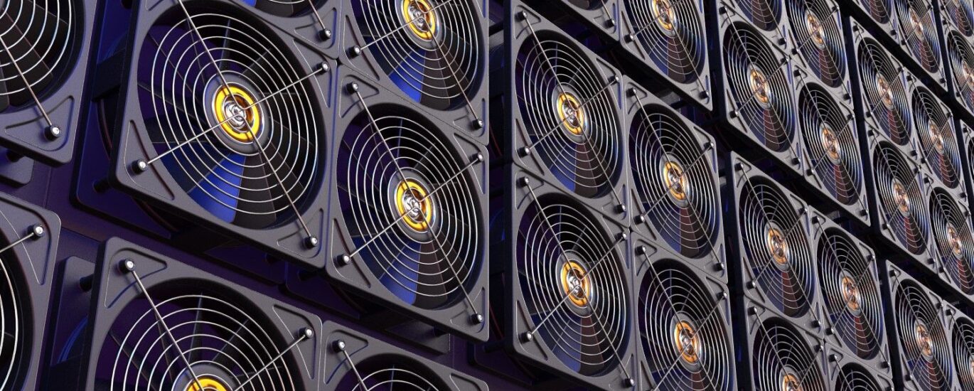 Bitcoin $4.4 billion supply overhang emerges as institutional demand wilts