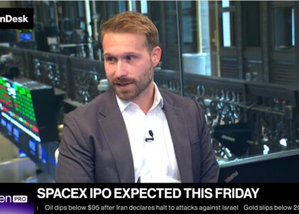 Bloomberg Analyst: Most Bitcoin ETF Investors Have Stayed Put Despite Outflows