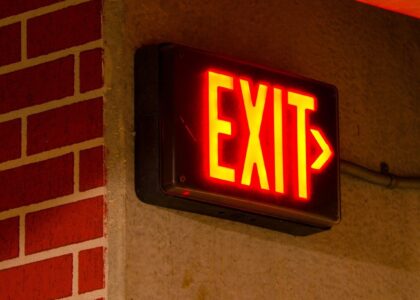 BTC, ETH, SOL and XRP ETFs bleed $4.4 billion over 13 sessions, only HYPE in green