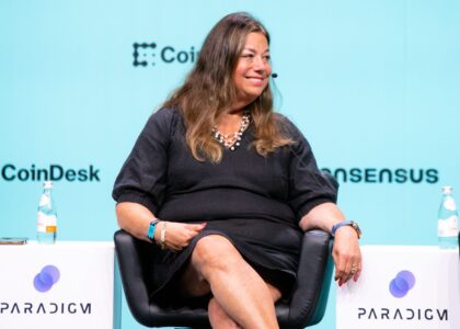 Franklin Templeton teams up with MoonPay to let big investors swap stablecoins for yields 24/7