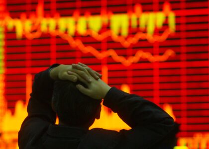 Live updates: Bitcoin narrows early losses, returns to $62,000 as Nasdaq bounces to close down 1%