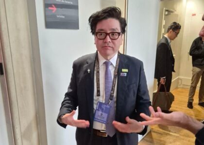 Tom Lee calls Strategy's bitcoin sale classic 'bottom behavior'