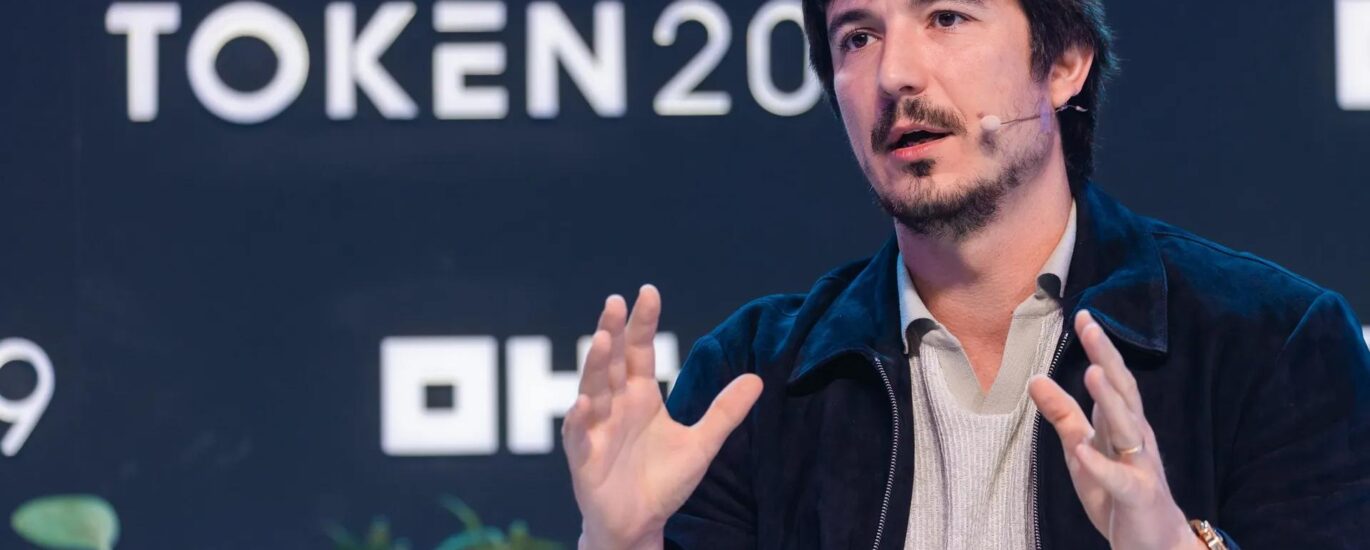 Arbitrum jumps 19% benefitting from Robinhood's $568 million onchain trading frenzy