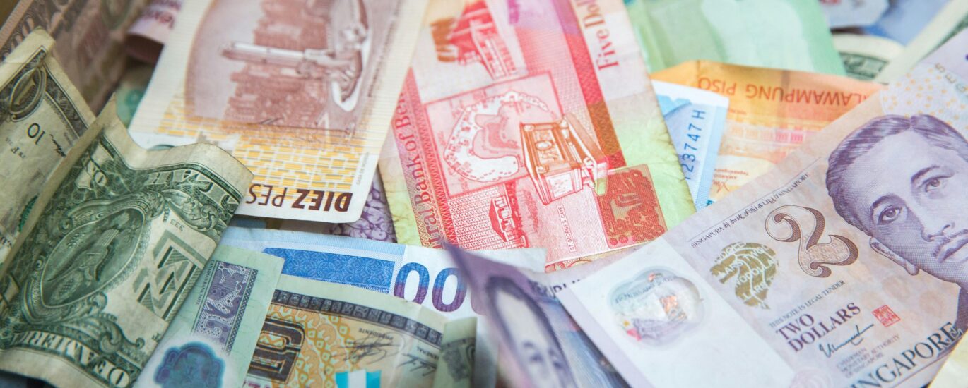 Bitcoin's quiet split: Strong in USD, lagging in JPY as Yen rises on intervention fears