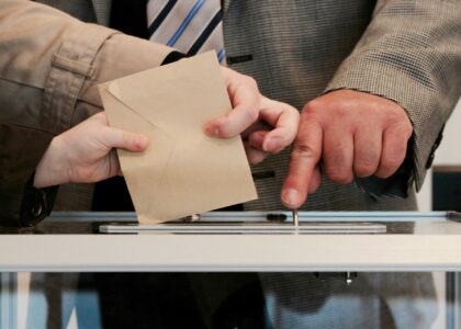 Optimism-funded team's deciding vote shifts $49 million in OP tokens away from users