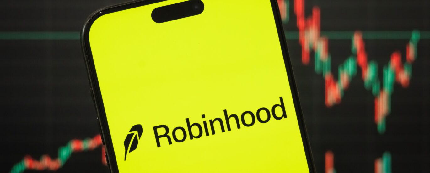 Robinhood Chain beats Ethereum in daily revenue as memecoin trading takes over