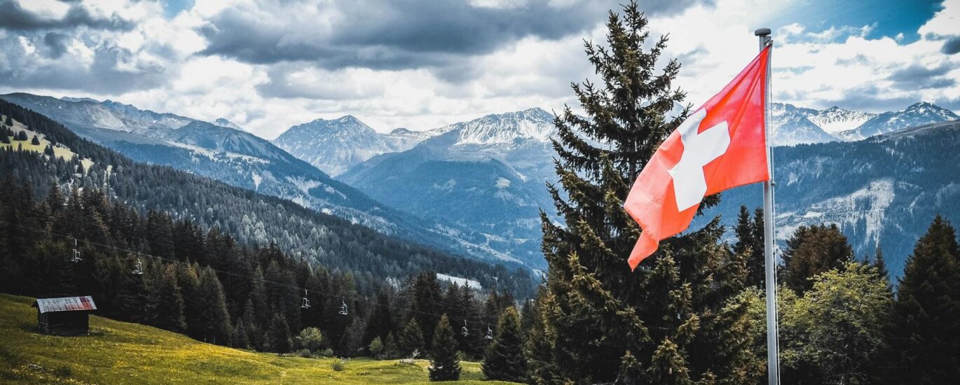 Swissquote cuts full-year guidance as 1H crypto income plunges, shares slide