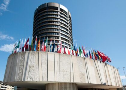 BIS chief warns AI capex arms race relies on opaque debt, posing systemic risks