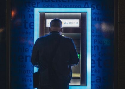 Stablecoin wallets challenge traditional bank accounts as main consumer money hub